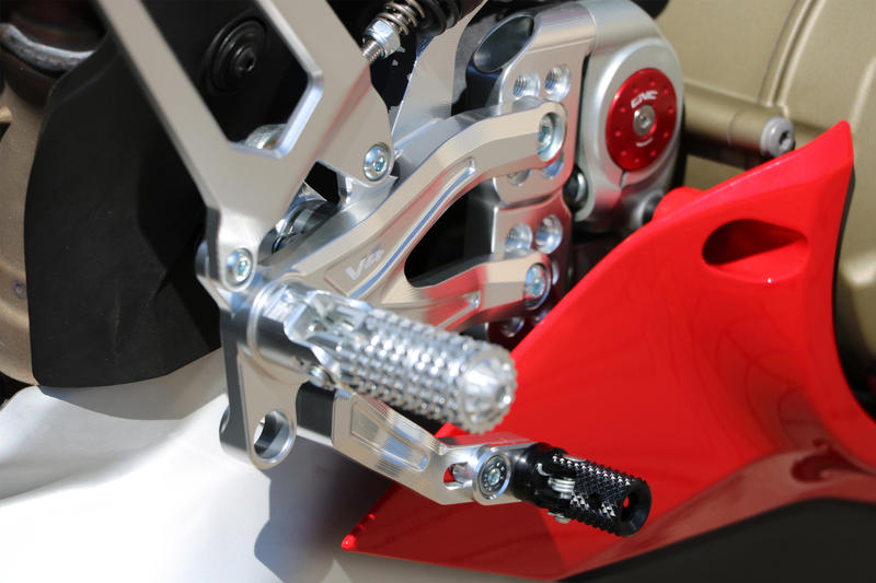 Pedane regolabili Ducati per serie Panigale V4 Argento