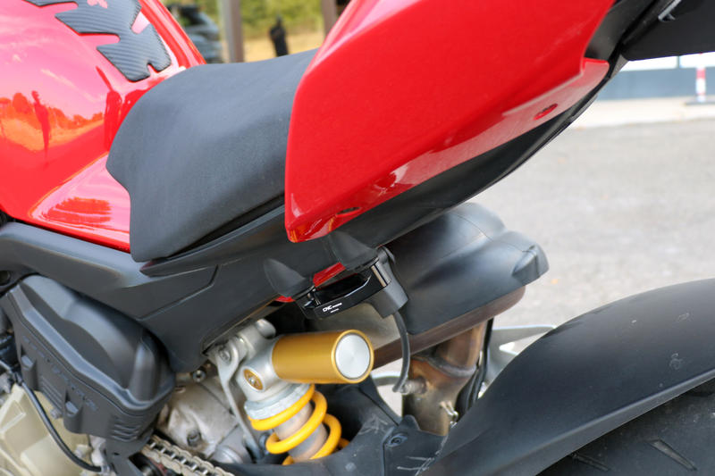 Piastre sostitutive pedane passeggero Ducati Panigale V4 / Streetfighter V4 Nero