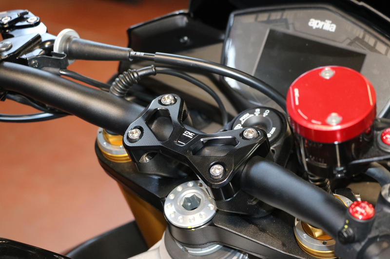 Handlebar top clamp Aprilia Tuono - Moto Guzzi v85 TT Nero