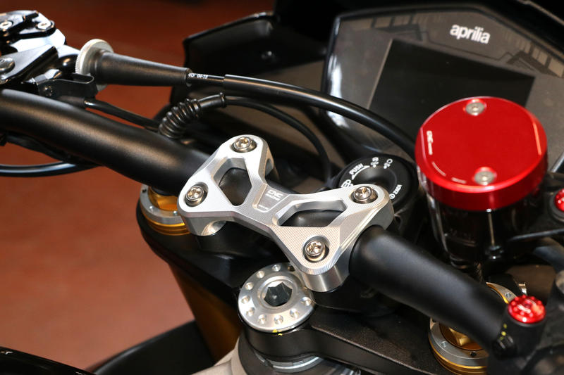 Handlebar top clamp Aprilia Tuono - Moto Guzzi v85 TT Argento